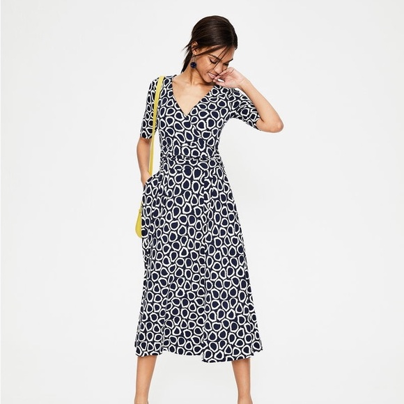 Boden Dresses & Skirts - Boden Kassidy Jersey Navy and White Geometric Midi Dress- EUC